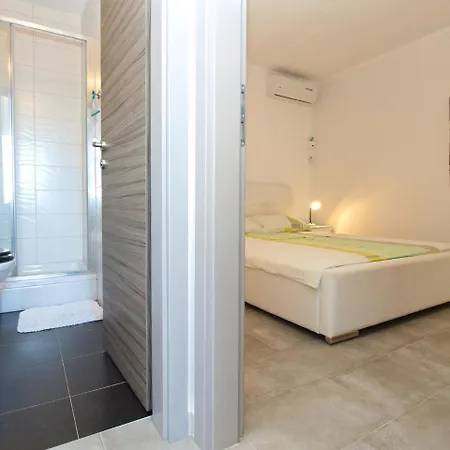 Apartment Anikica 1819