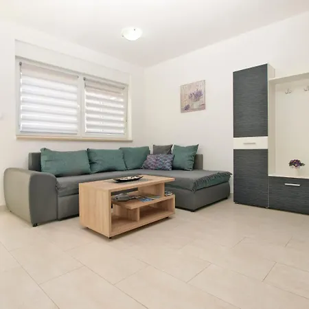 Apartment Anikica 1819