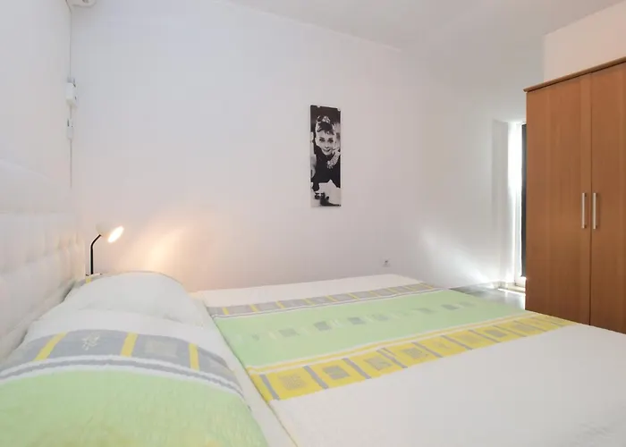 شقة Anikica 1819 *